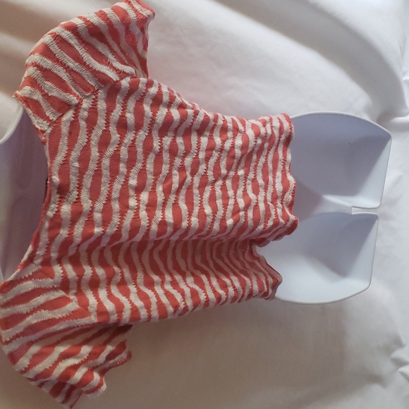 Top - Picture 2 of 3